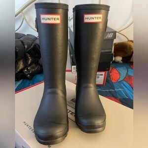 Hunter boots kids size 1 black
